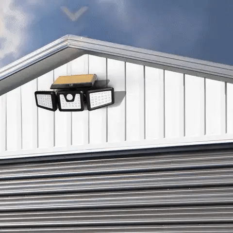 Solarni LED reflektor sa tri panela